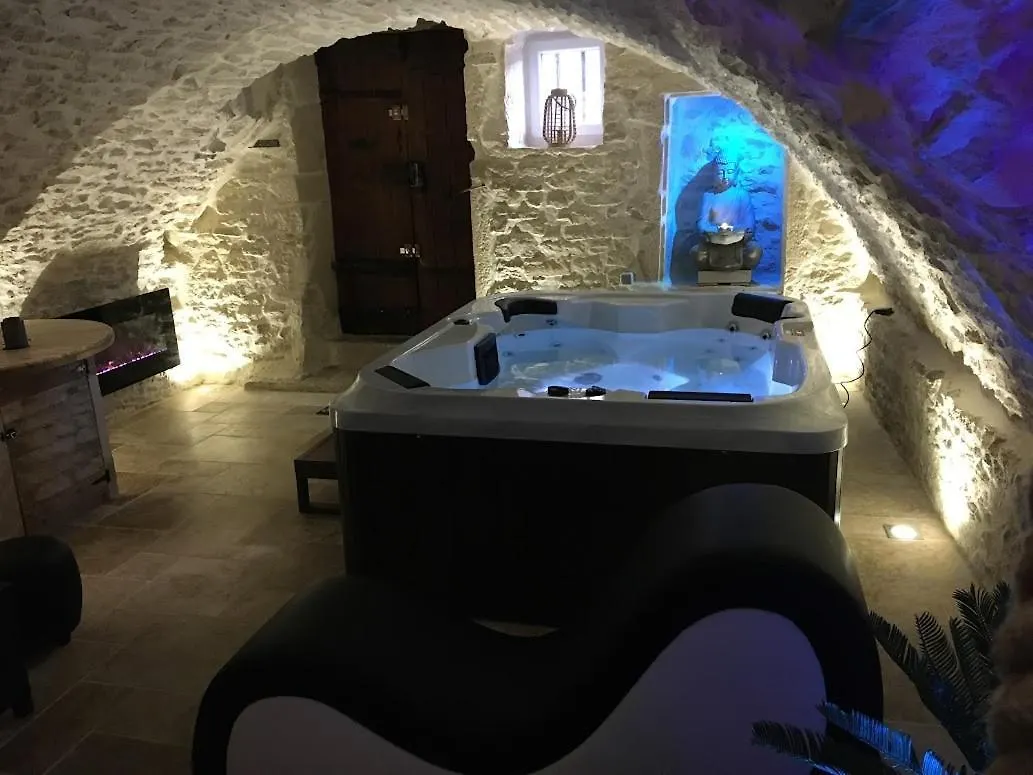 Les Secrets De L'Isle Villa 0*, L'Isle-d'Abeau France